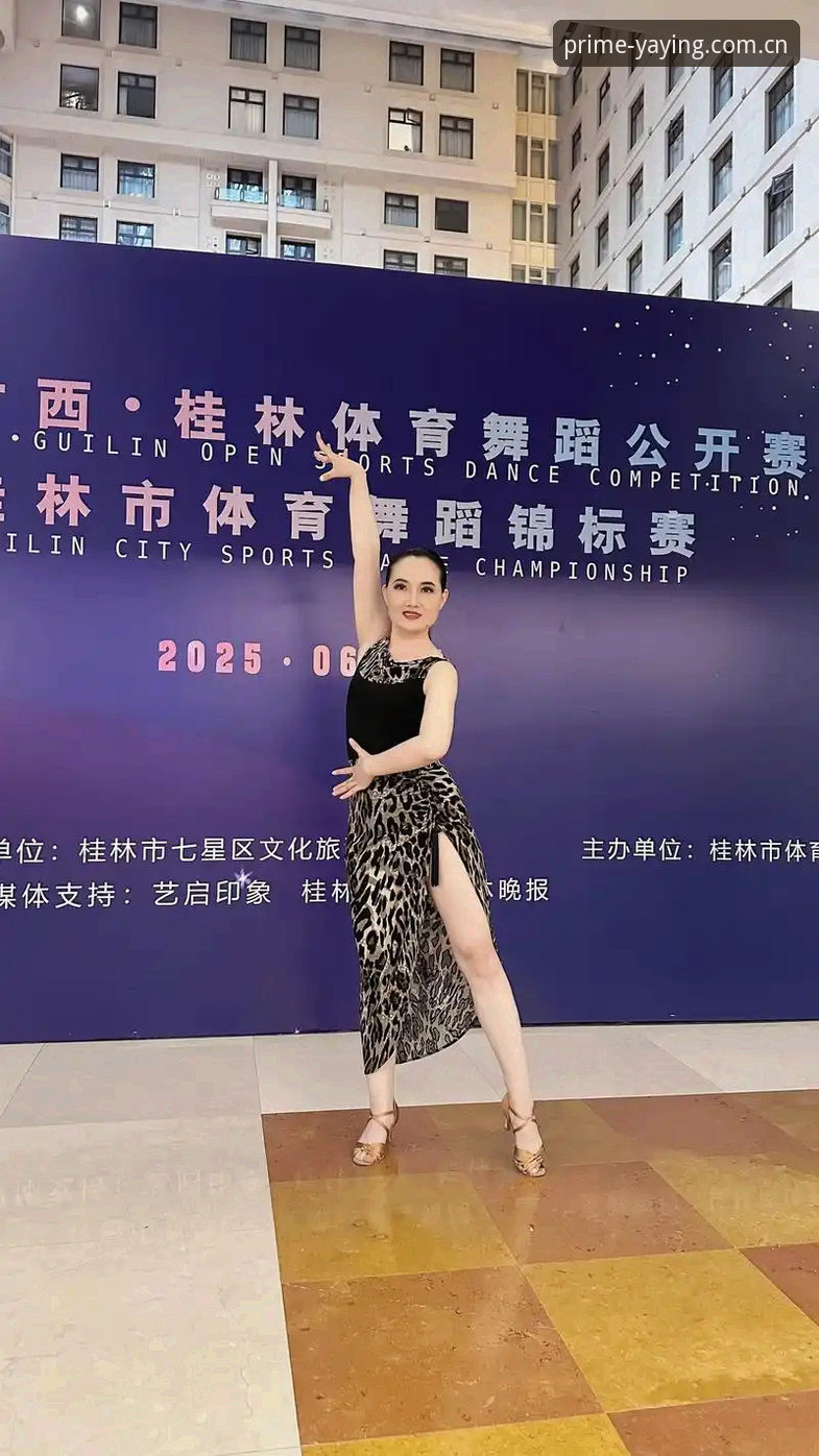 亚盈体育客户端2025版深度评测：从下载到使用，三个版本背后的选择逻辑